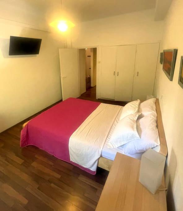 Apartamento Διαμερίσμα Με 1 Κρεβατοκάμαρα Και Ένα Σαλόνι Atenas Exterior foto