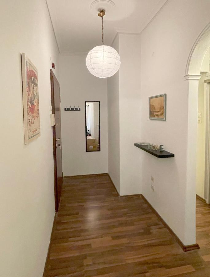 Apartamento Διαμερίσμα Με 1 Κρεβατοκάμαρα Και Ένα Σαλόνι Atenas Exterior foto